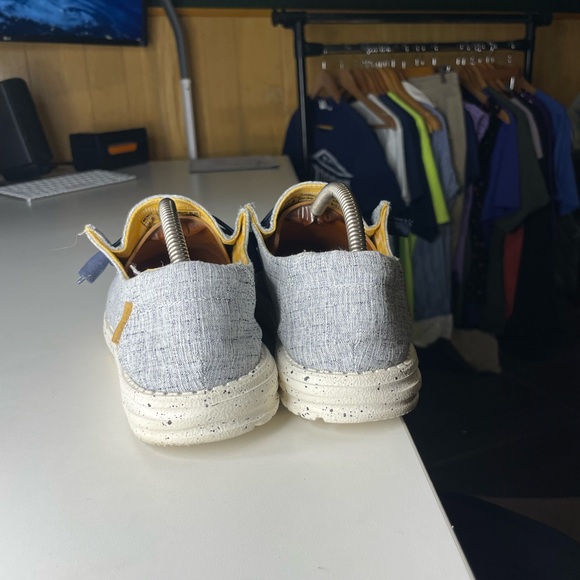 Hey Dude Women's Wendy Slip On Comfort Sneaker Size 8.0 M, Chambray White/Blue - Picture 3 of 7